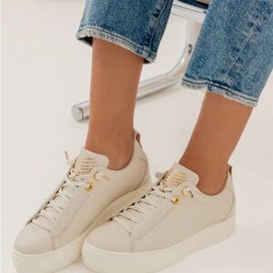 Paul Green Faye Ivory Leather Sneakers with Gold Accents Size 7.5